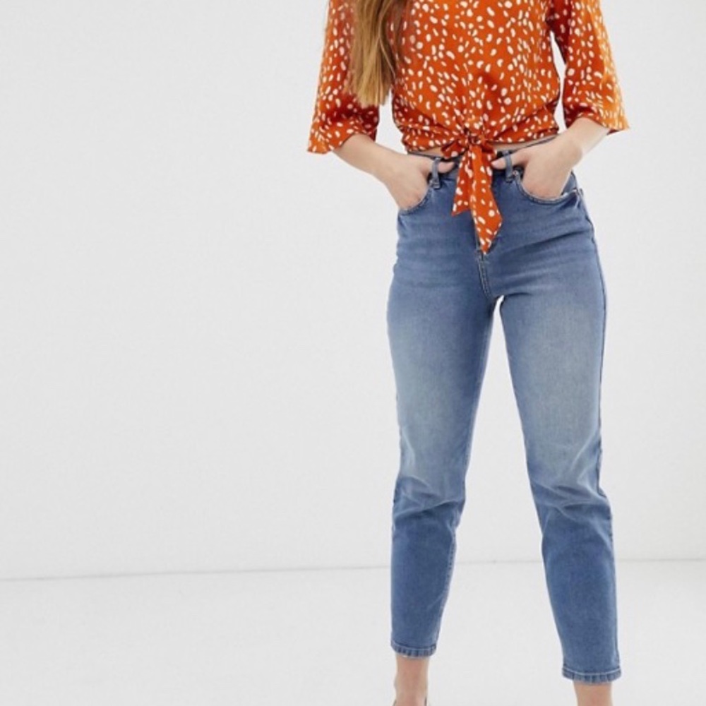 High Waisted Mom Jeans Light Wash